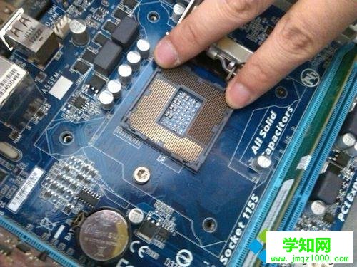 台式电脑主板坏了如何更换