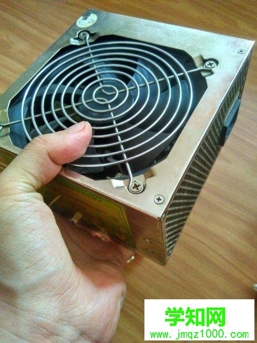 查看台式电脑电源额定功率的方法