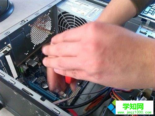 台式电脑主板坏了如何更换