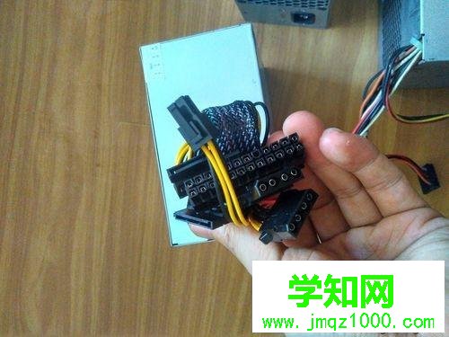 查看台式电脑电源额定功率的方法