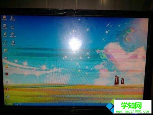 xp电脑屏幕出现条纹并闪烁如何解决