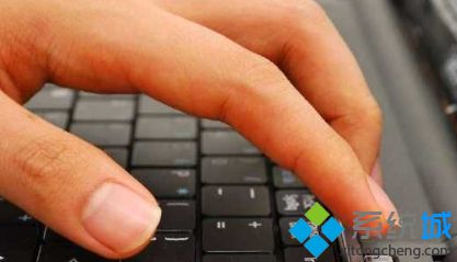 按电源键强制关机