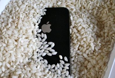 iphone6s掉水里怎么办？iphone6s掉入水中的处理方法
