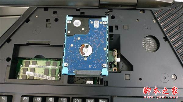 宏�Predator 21X内部做工怎么样？宏�Predator 21X怪兽级笔记本拆解图文评测