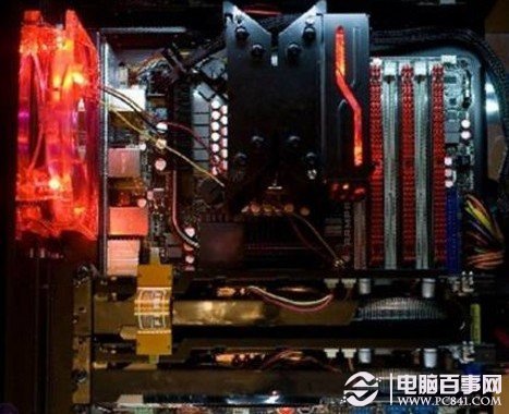 酷炫的机箱内 只有硬盘还是“老样子”