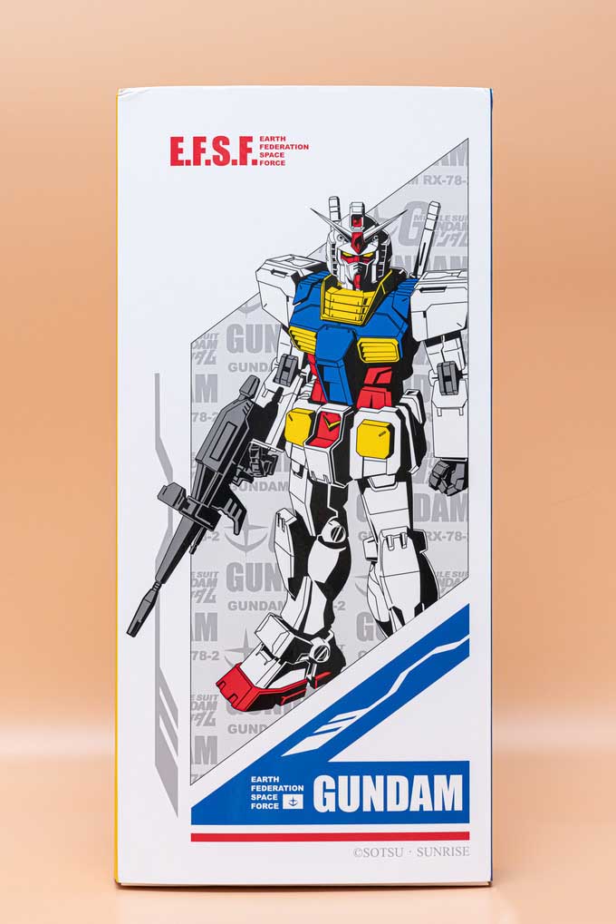 高达，屹立在电脑桌上，IKBC RX-78-2配色机械键盘