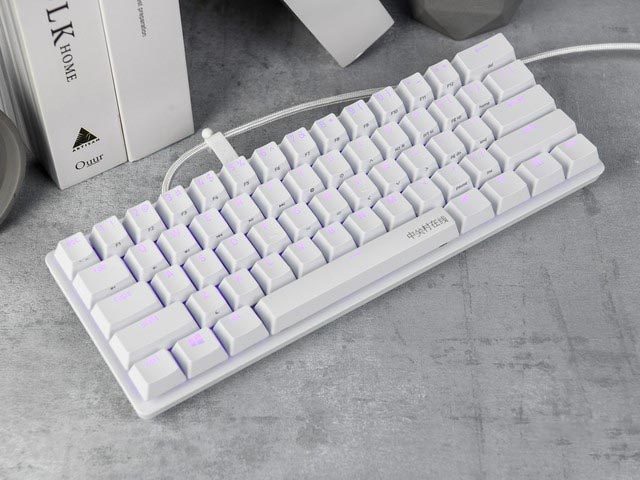 万物皆可缩 雷蛇猎魂光蛛迷你版机械键盘评测 