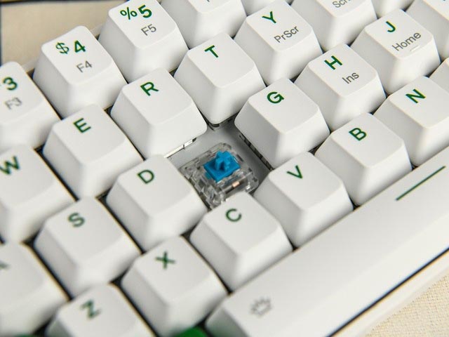 达尔优EK861机械键盘评测 蓝牙双模可爱配色 