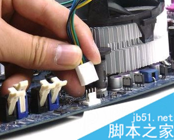 电脑开机后显示CPU Fan Error错误提示的解决方法1