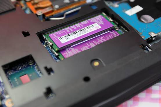 笔记本内存升级，紫光笔记本2666马甲条内存开箱测试