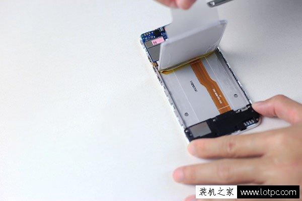 魅族魅蓝5s内部做工怎么样？魅蓝5s手机拆机图解教程