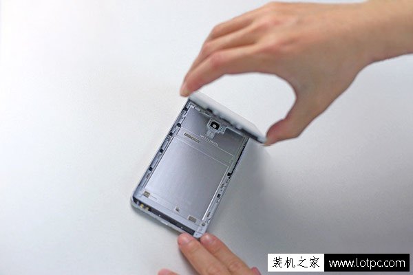 魅族魅蓝5s内部做工怎么样？魅蓝5s手机拆机图解教程