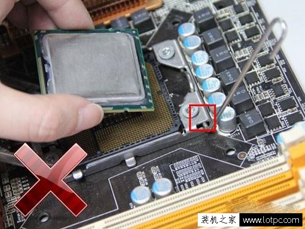 组装电脑教程：怎么安装CPU、散热器、电源、跳线？