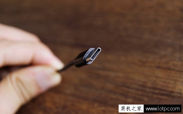 Type-c接口跟常见的USB、microUSB接口有什么区别吗？