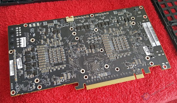 AMD Fury X2 双芯卡皇曝光