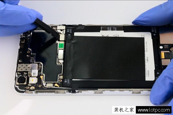 OPPO R9怎么更换电池？OPPO R9更换电池图解教程