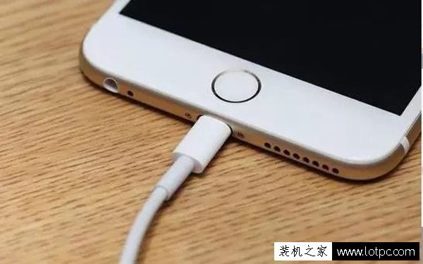 90%的人都会有的手机充电误区 影响手机电池寿命
