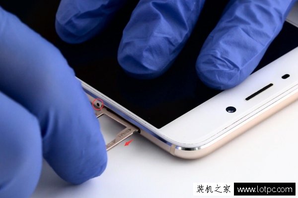 OPPO R9怎么更换电池？OPPO R9更换电池图解教程