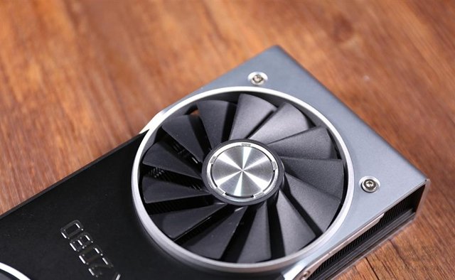 NVIDIA GeForce RTX2080显卡开箱图赏！图灵架构引入光线追踪技术！