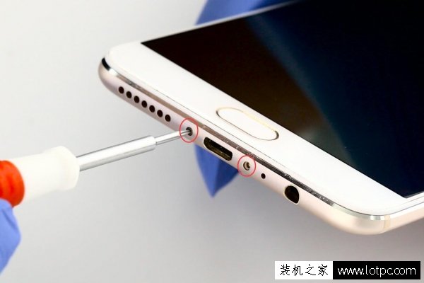 OPPO R9怎么更换电池？OPPO R9更换电池图解教程