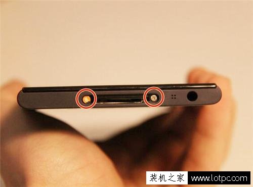 小米3怎么更换电池 小米3手机拆机更换电池教程图解
