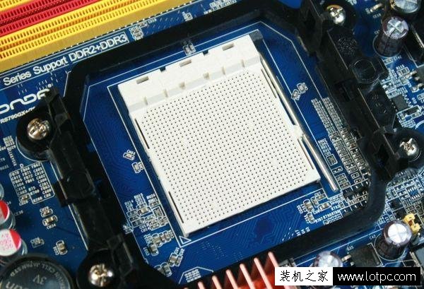 intel CPU接口为什么频繁更换 这事与AMD有关？