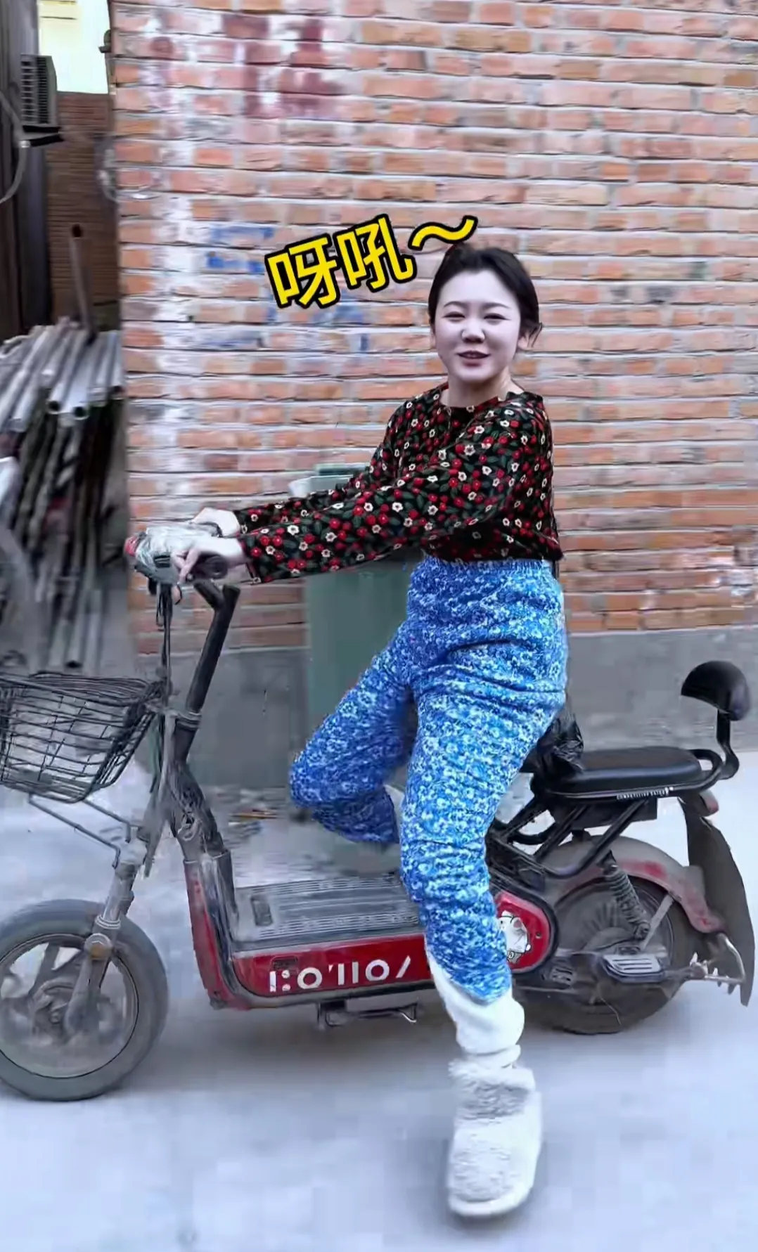 阜阳网红聂小妹凭借搞笑视频走红 粉丝达到四百多万