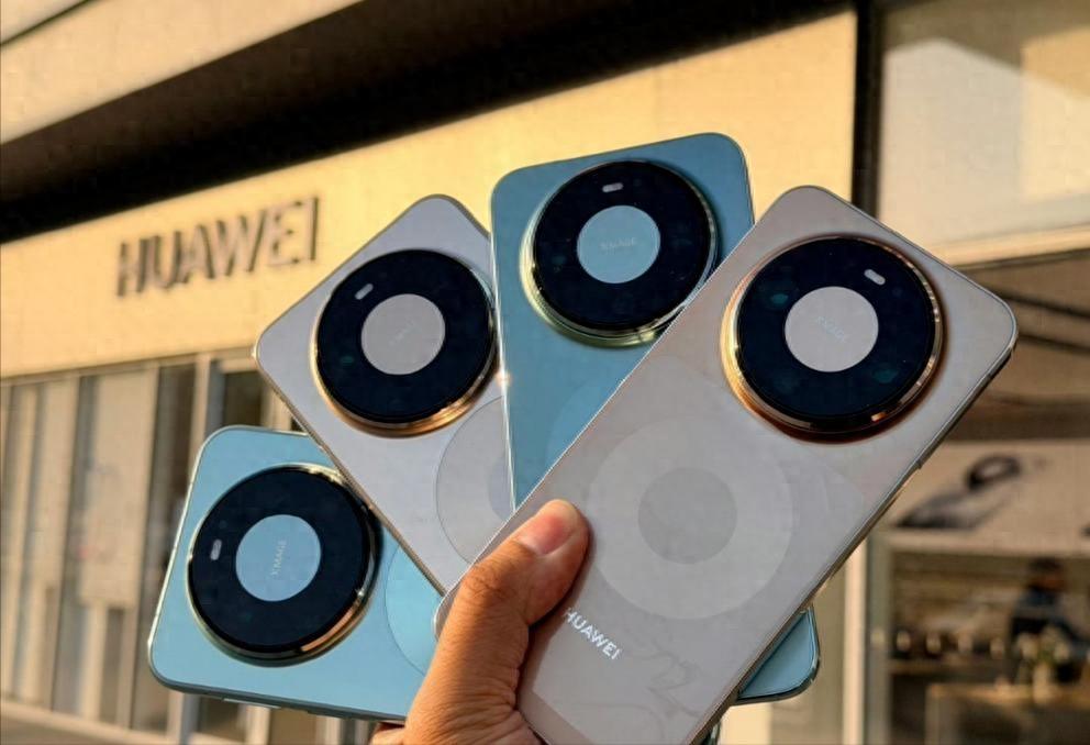 华为Mate80 Pro Max首拆曝工艺